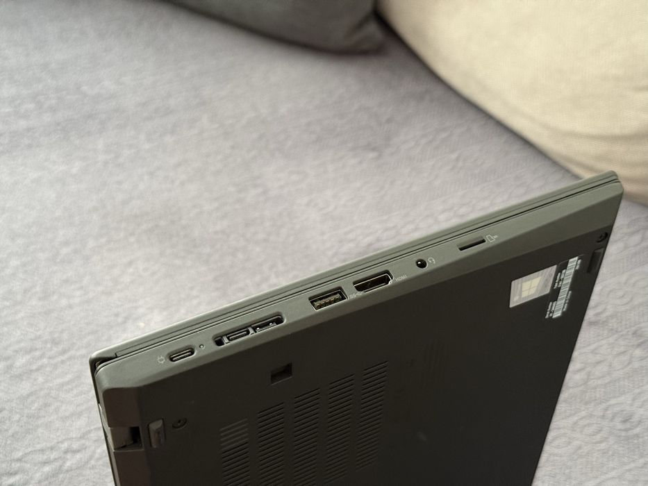 14’FHD IPS Touch/Ryzen 7 Pro-5850u/32GB Ram/Thinkpad P14s g2/Radeon4GB