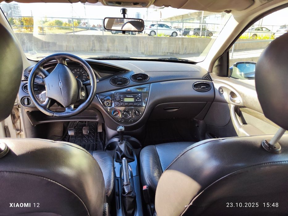 Ford Focus  1.6 Ghia