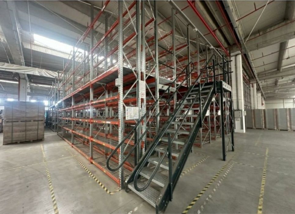 Vând rafturi metalice profesionale reglabile