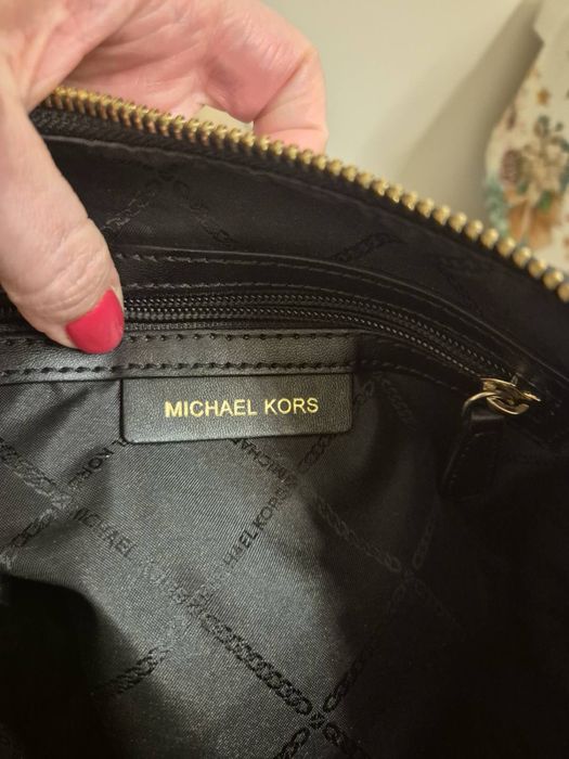Дамска чанта с дълга дръжка  Michael Kors естествена кожа оригинална
