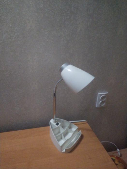 Светильник настольный