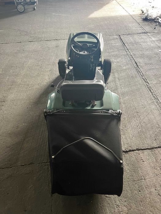 Tractoras de tuns iarba