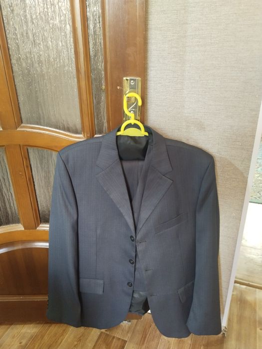 Продам костюм серый размер 50,52