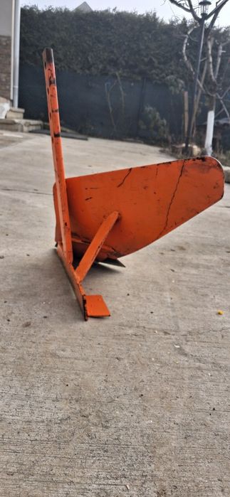 Plug motocultor de vânzare