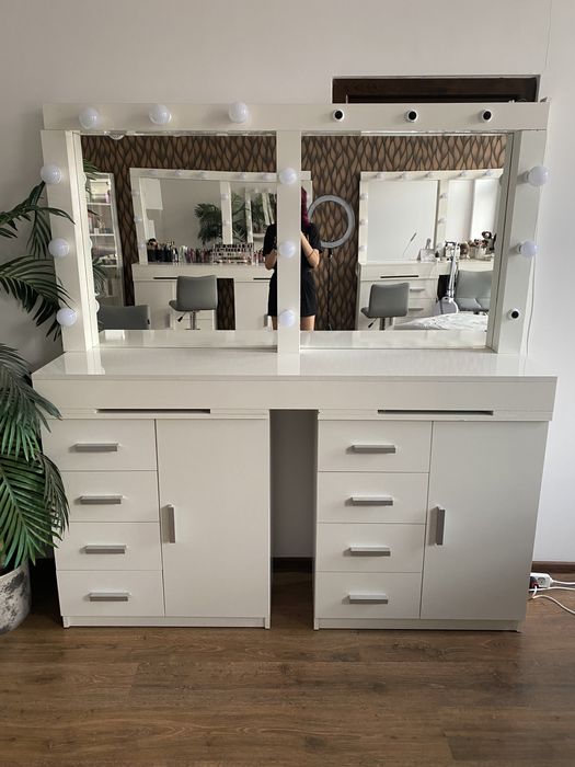 Post de makeup/Masa de machiaj cu doua locuri