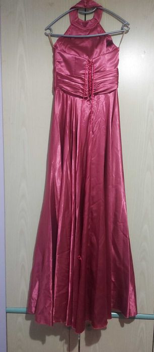 Дълга официална сатенена рокля