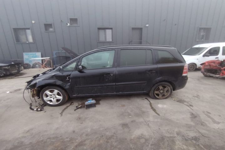 Intercooler Opel Zafira 2007 1.9 CDTI MT (150 hp)