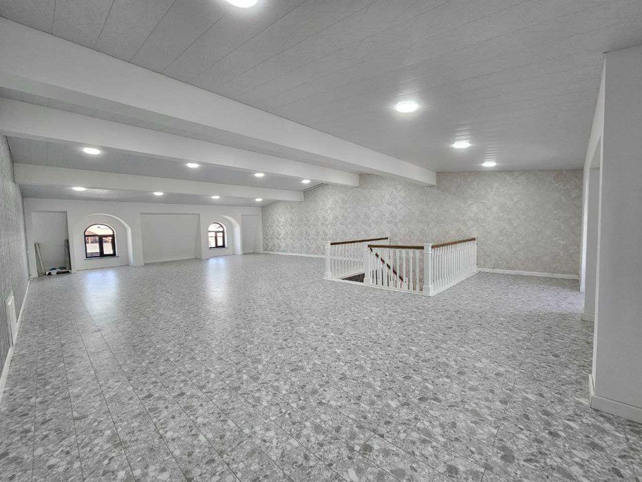 Сергели.Бобур махалляси.3  сотихда 7 хонали зор уй сотаман.