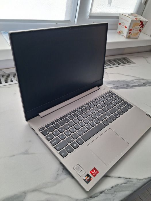 Продам ноутбук Lenovo