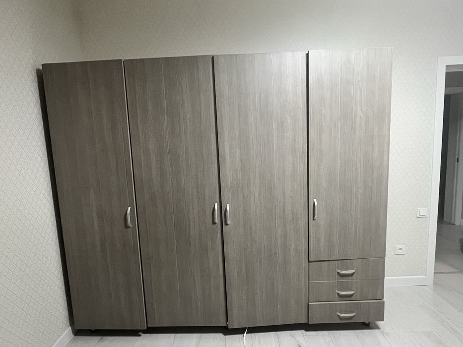 Продам шкаф для одежды