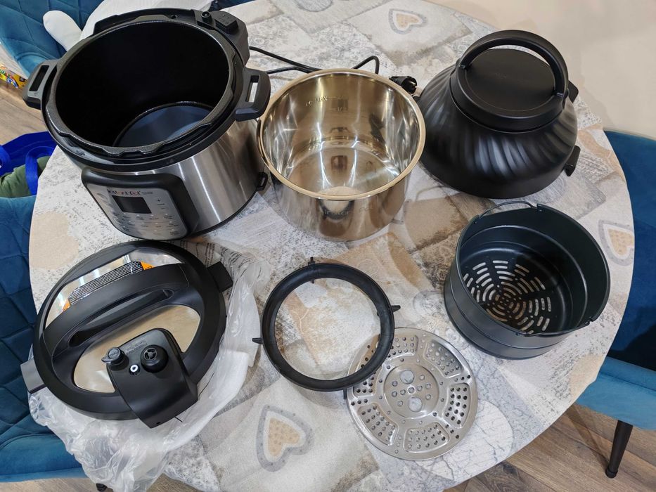 Instant Pot duo crisp and air fryer. Има още 18 мес. Гаранци 5.7литрая