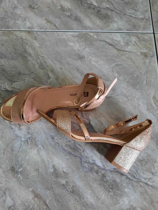 Официални обувки-сандали със златист брокат-37 номер