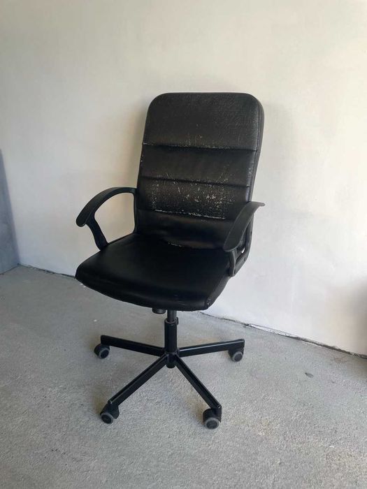 Стол за бюро в добро състояние