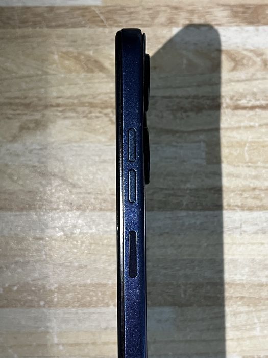 TECNO SPARK 10 128GB в хорошем состояни