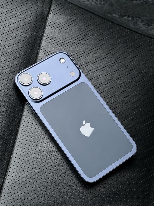 iPhone 11 в корпусе 17 pro