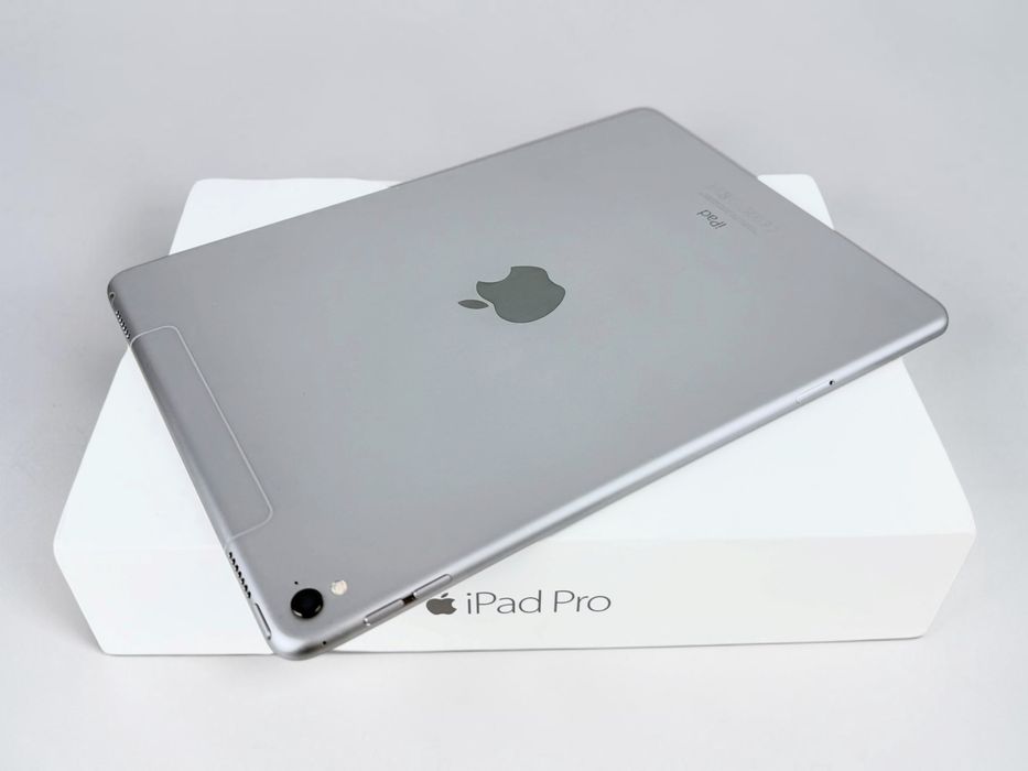 Таблет Apple iPad Pro 9.7" 256GB Wi-Fi + Cellular Space Gray Перфектен!
