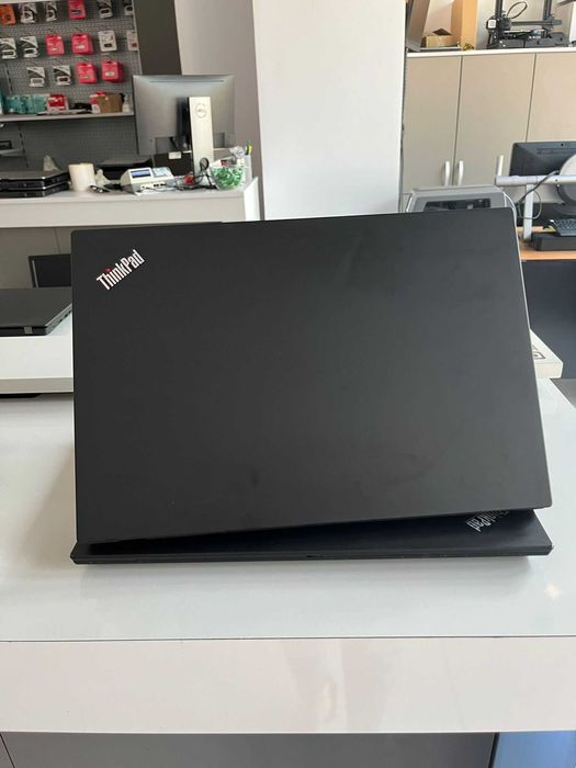 Lenovo ThinkPad P53s i7-8665u-16Gb ram-512Gb Ssd-NV Quadro P520