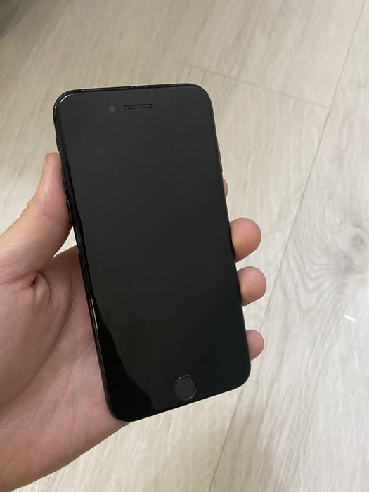 iPhone 7 32GB продам