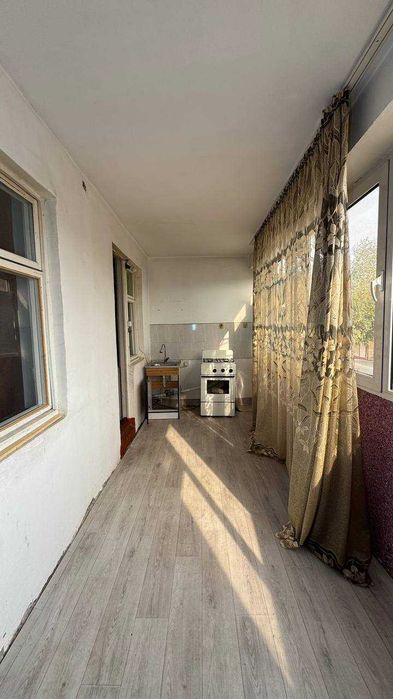 Киргили Гулшан магазини 2 қаватда 2 хонали квартира сотилади. ID: 1467