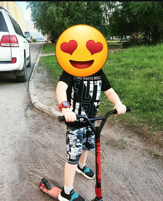 Продам самокат трюковой