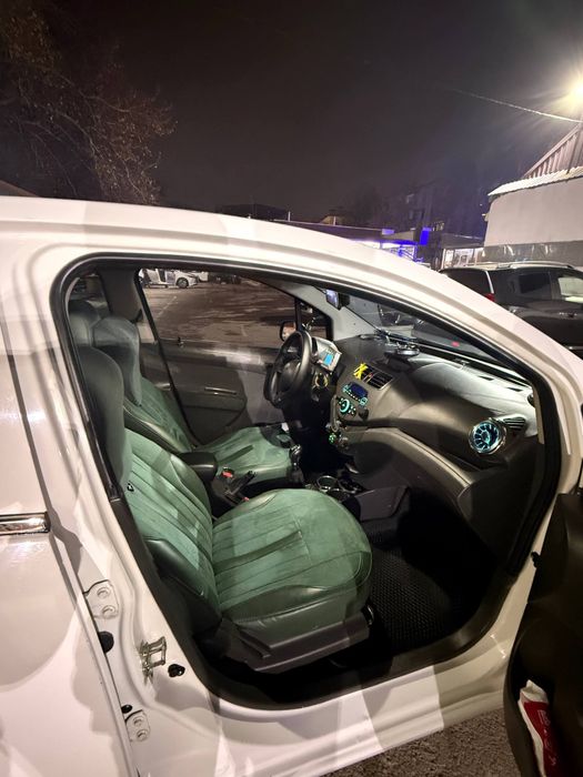 Spark 1.25 sotiladi xolati yaxshi 2013 yil 410.000 yurgan