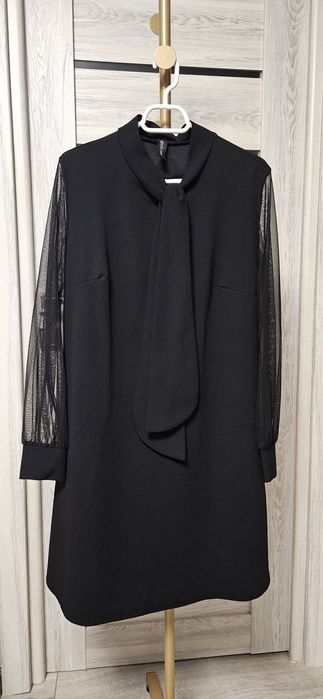 Vand rochie de zi