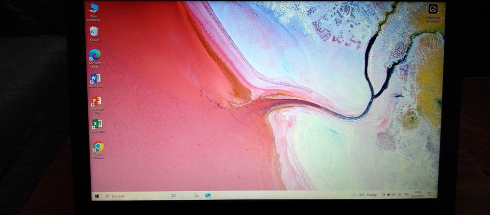 Продавам лаптоп HP 15