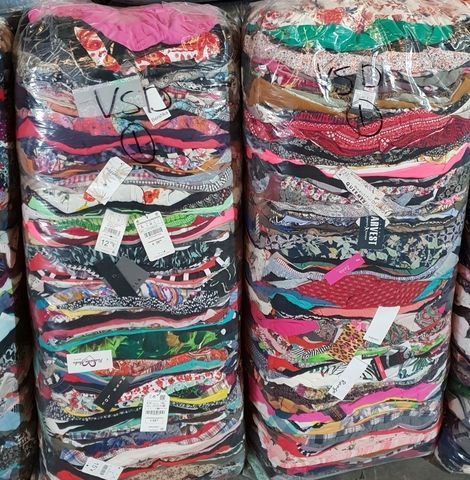 Loturi de haine calitatea întâi second hand și noi