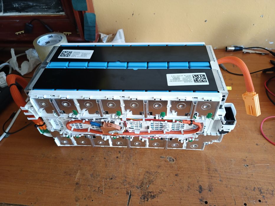 Reparații Acumulatorii Li-ion . Pentru triciclu , mașinuțe Electrice , Scule electrice  , biciclete, trotinete