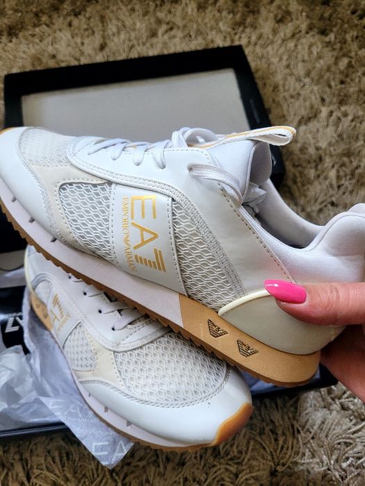 EA7  Emporio Armani маратонки