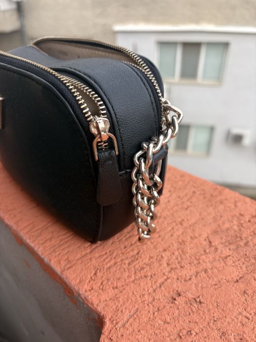 Оригинална чанта Guess