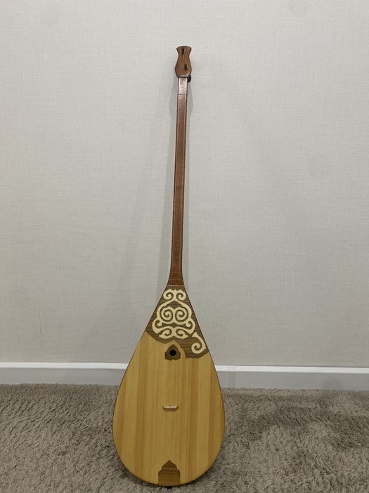 Домбыра в подарок чехол