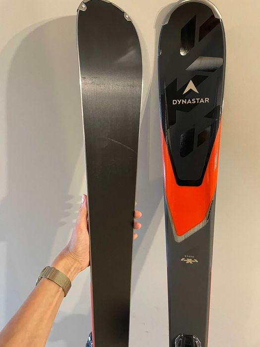 Чисто НОВ ски комплект