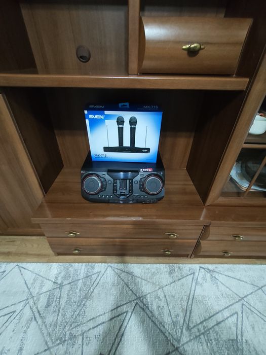 Продается музыкальный центр модель  CL 98
