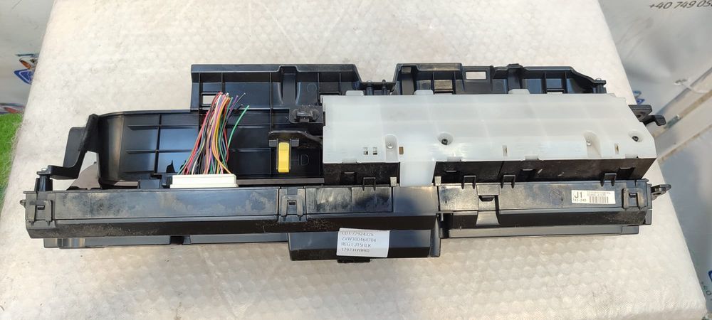 CEASURI BORD / CEAS KILOMETRAJ TOYOTA PRIUS XW30 2015 / 2012–2015 / COD OEM 83800-47D11 (5E2)