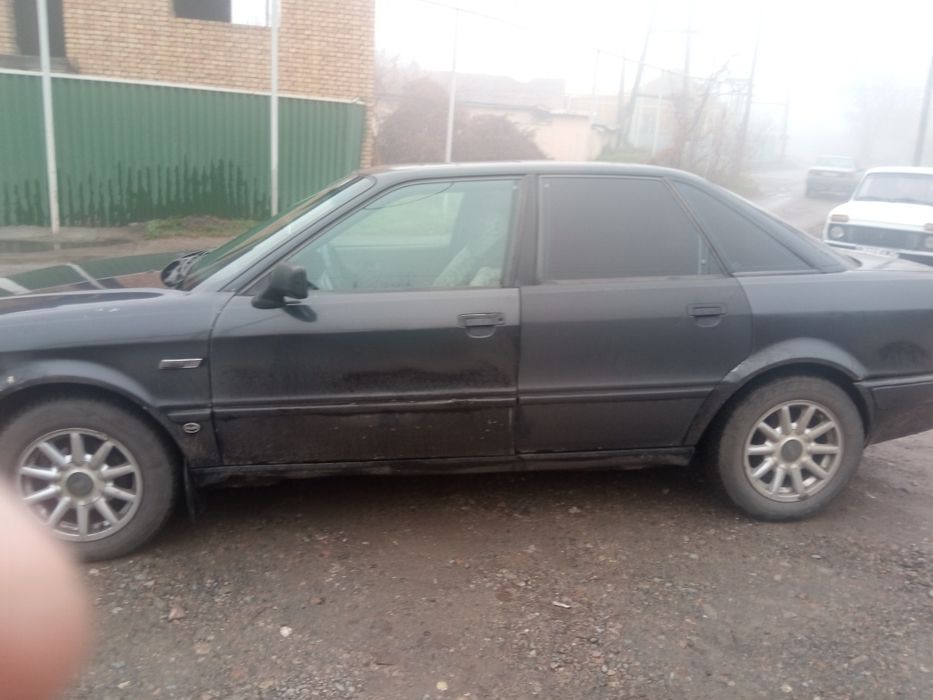 Автомобиль Ауди Б4