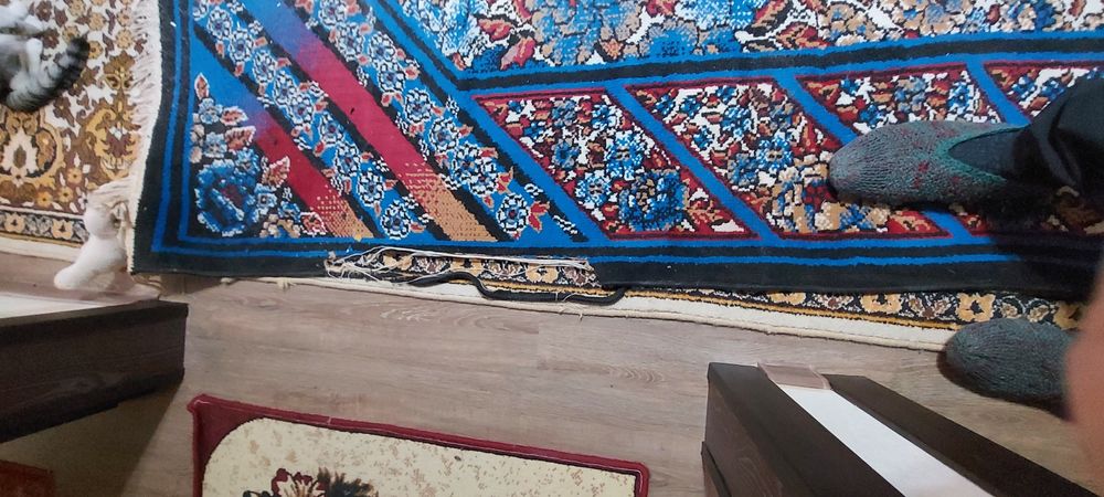 Продаётся  ковёр.