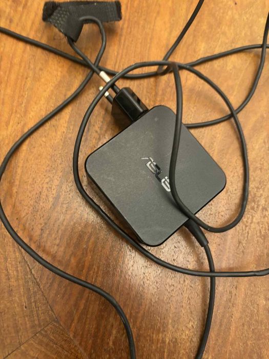 Лаптоп Asus UX305L розов