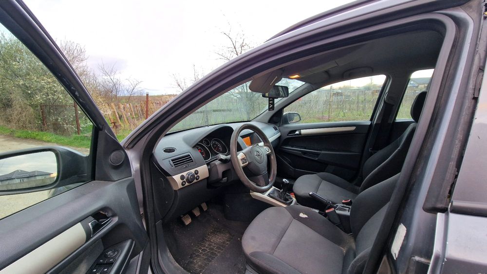Vând opel astra h 1.3 cdti