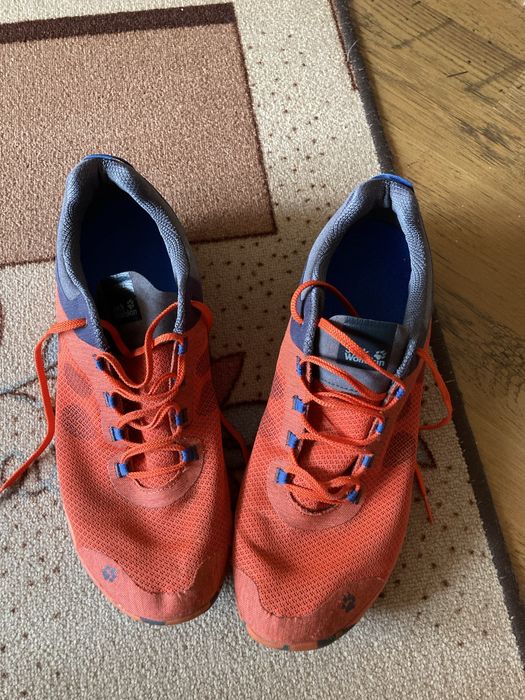 Марстонки Jack Wolfskin, Асикс, Superga, кожени обувки Derimid