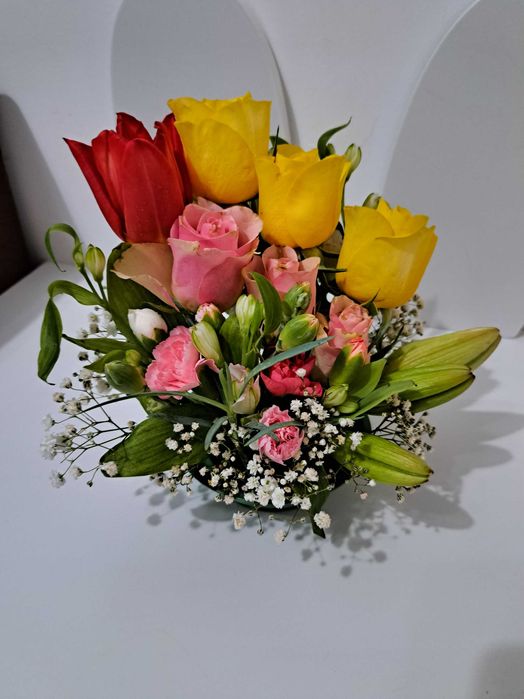 Realizez aranjamente pt evenimente speciale sau pt firme