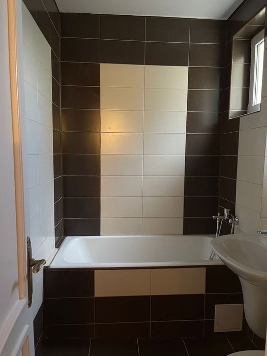 Inchiriez apartament 3 camere