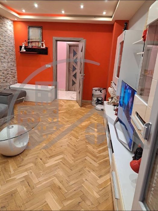 Продава се Четиристаен апартамент в Варна, Възраждане 1 - 94 кв.м за 2446 €/кв.м - Снимка #1