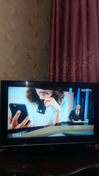 Телевизор жк   82см с пультом