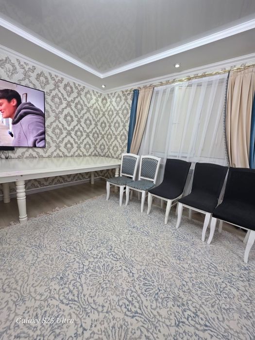 Продам стол и стулья 18 шт