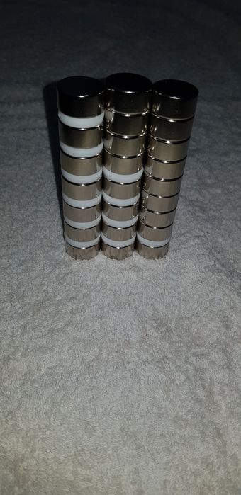 Magneti Neodim N52 foarte puternici  cu diametru 20/10mm