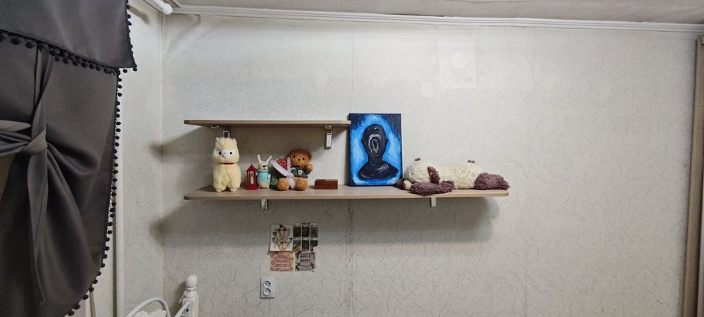 Стол офисный с полками