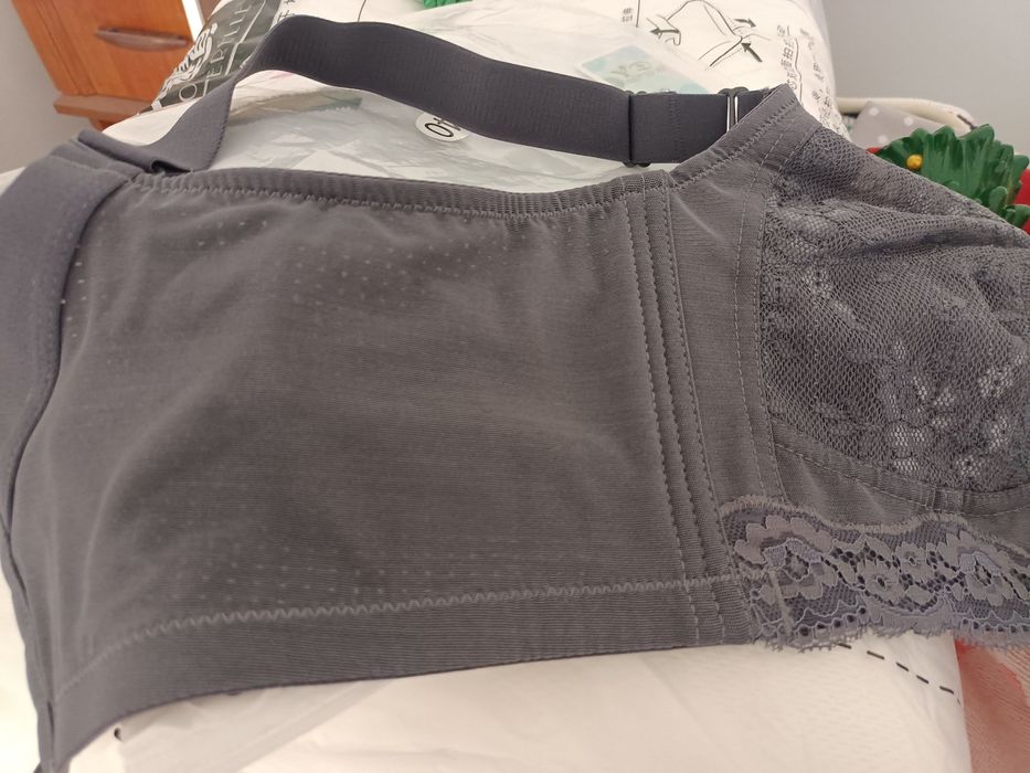 Женский бюстгальтер