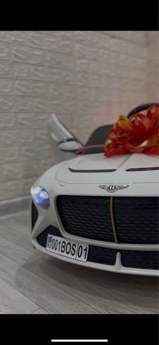 Продаётся детский электромобиль Bentley.