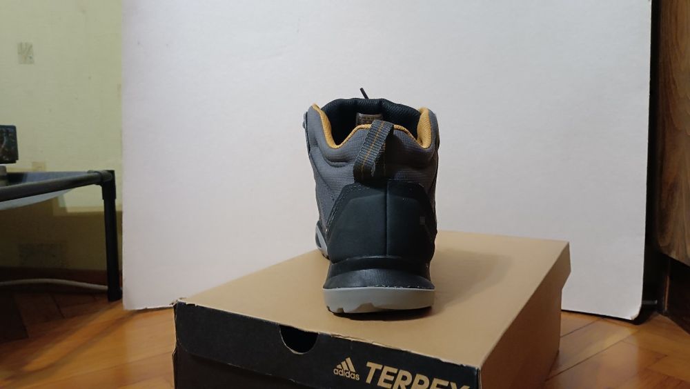 Adidas Terrex AX3 MID GTX в много добро състояние.